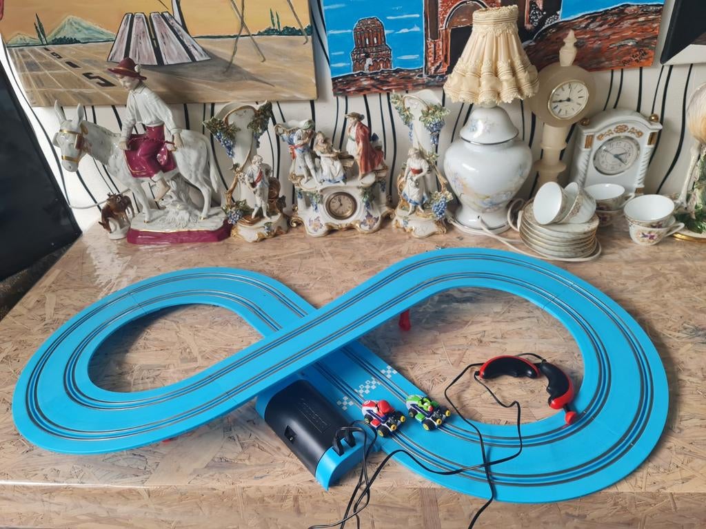 Racebaan met twee auto's en controllers, Ophalen of Verzenden