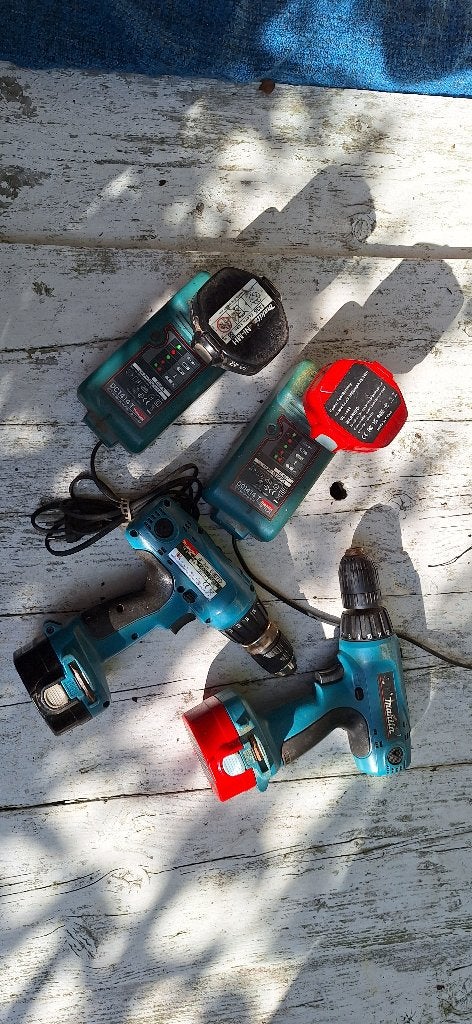 2x Oude Makita Accutol 14,4V met laders en accu's, Ophalen, Gebruikt, Variabele snelheid, Boor- en Schroefmachine