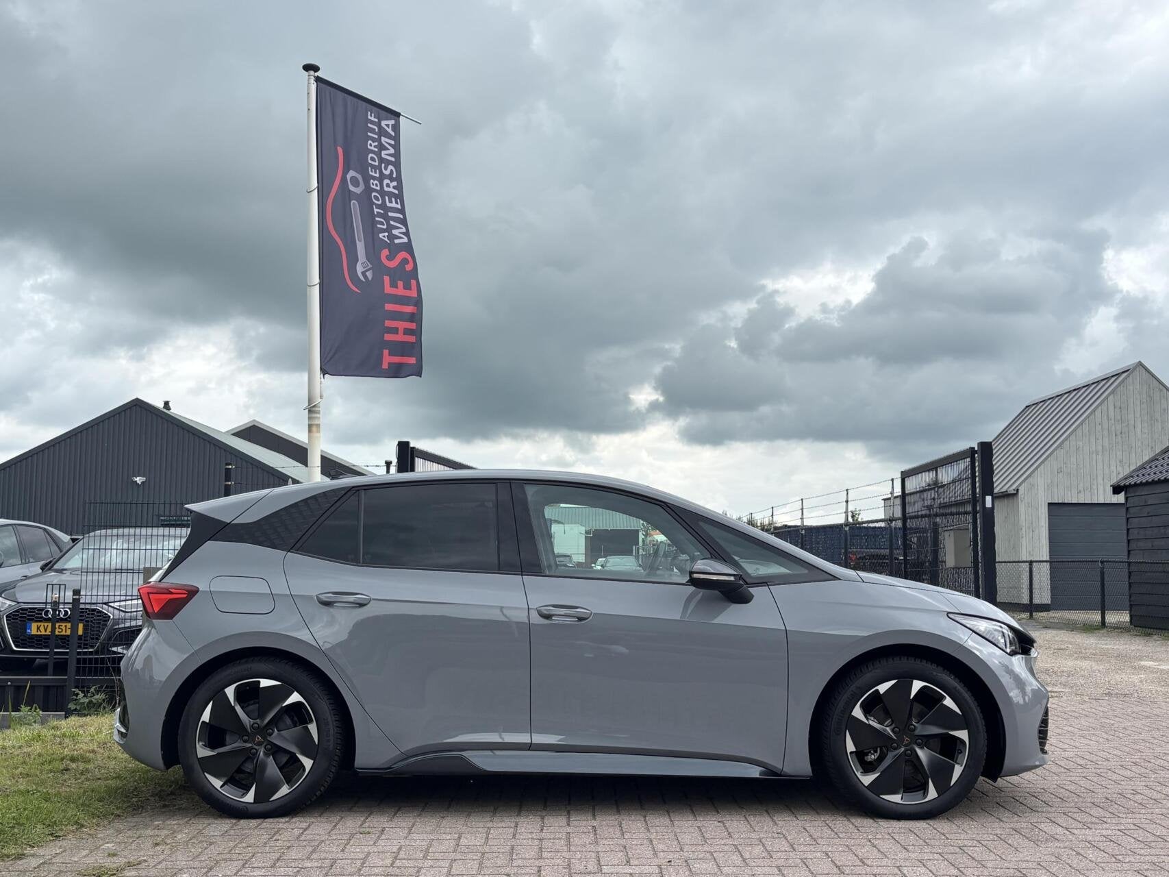 CUPRA Born Business 62 kWh SOH 96,4 % stoelverwarming, Auto's, Automaat, Gebruikt, 1728 kg, 204 pk