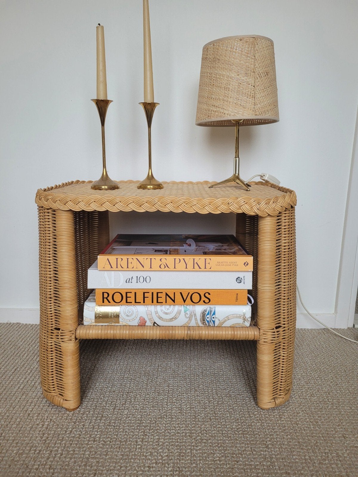 sidetable bijzettafel bamboe rotan riet vintage boekenkastje, Ophalen, Minder dan 45 cm