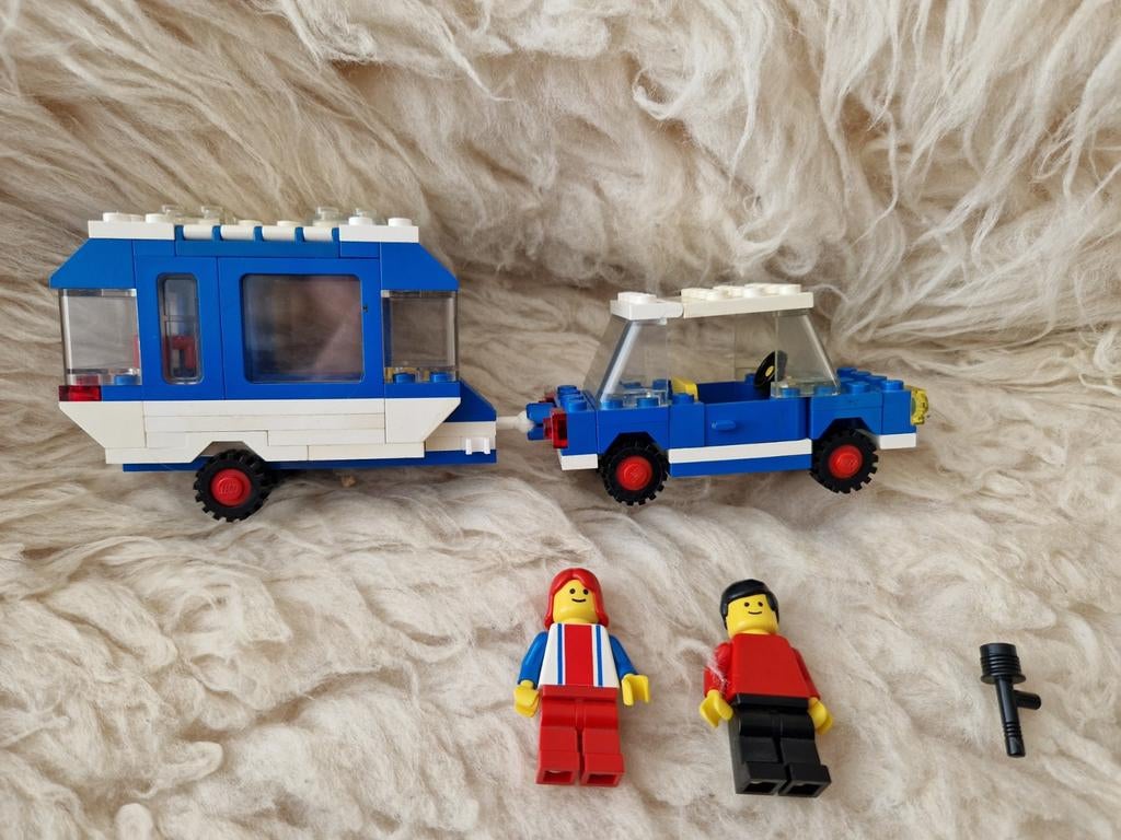 Oude Lego auto met caravan en poppetjes, Ophalen of Verzenden