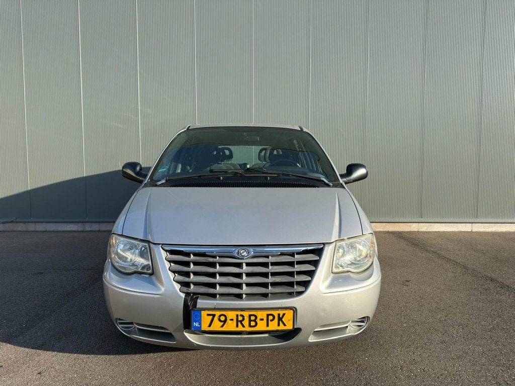 Chrysler Voyager 3.3i V6 SE Luxe 6 PERSOONS | AIRCO | NAP !, Auto's, Automaat, 3301 cc, 450 kg, Gebruikt