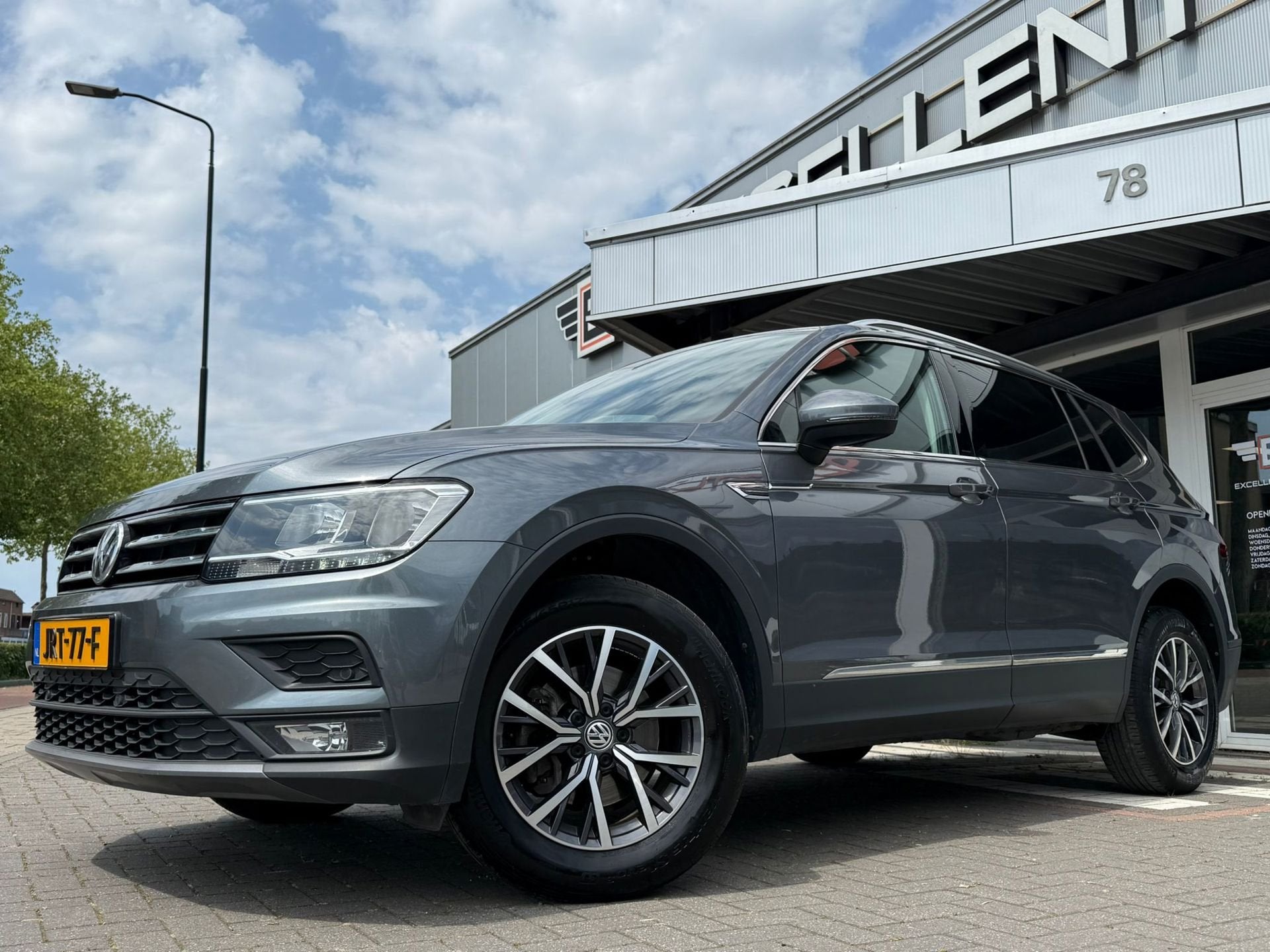 Volkswagen Tiguan Allspace 1.5 TSI DSG Comfortline 7p., Dealer onderhouden, Stof, Zwart, 4 cilinders