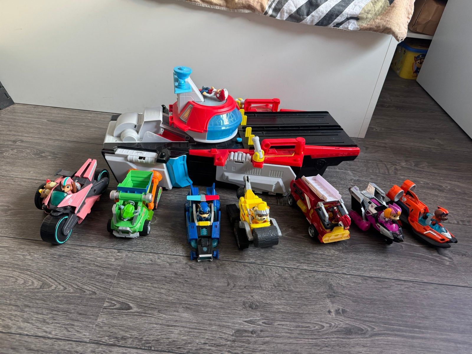 Paw patrol wagen met bij behorende autos, Ophalen of Verzenden, Zo goed als nieuw