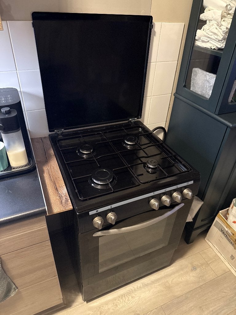 PROFF zwart gasfornuis 60 cm + heteluchtoven – nette staat, Witgoed en Apparatuur, Ophalen, Gebruikt, 4 kookzones, Energieklasse A of zuiniger