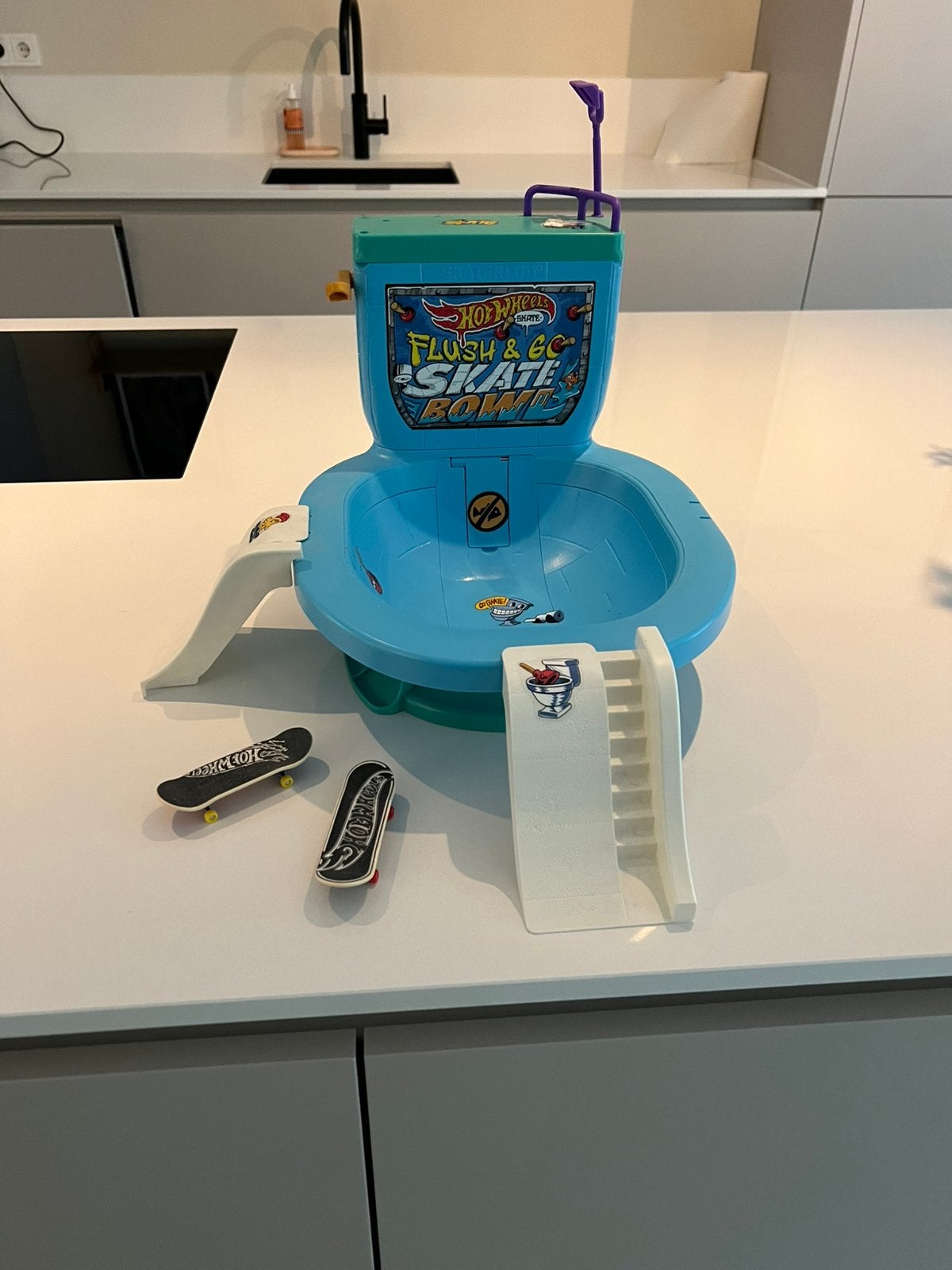 HOT WHEELS - SKATE FLUSH & GO SKATE BOWL, Ophalen, Zo goed als nieuw