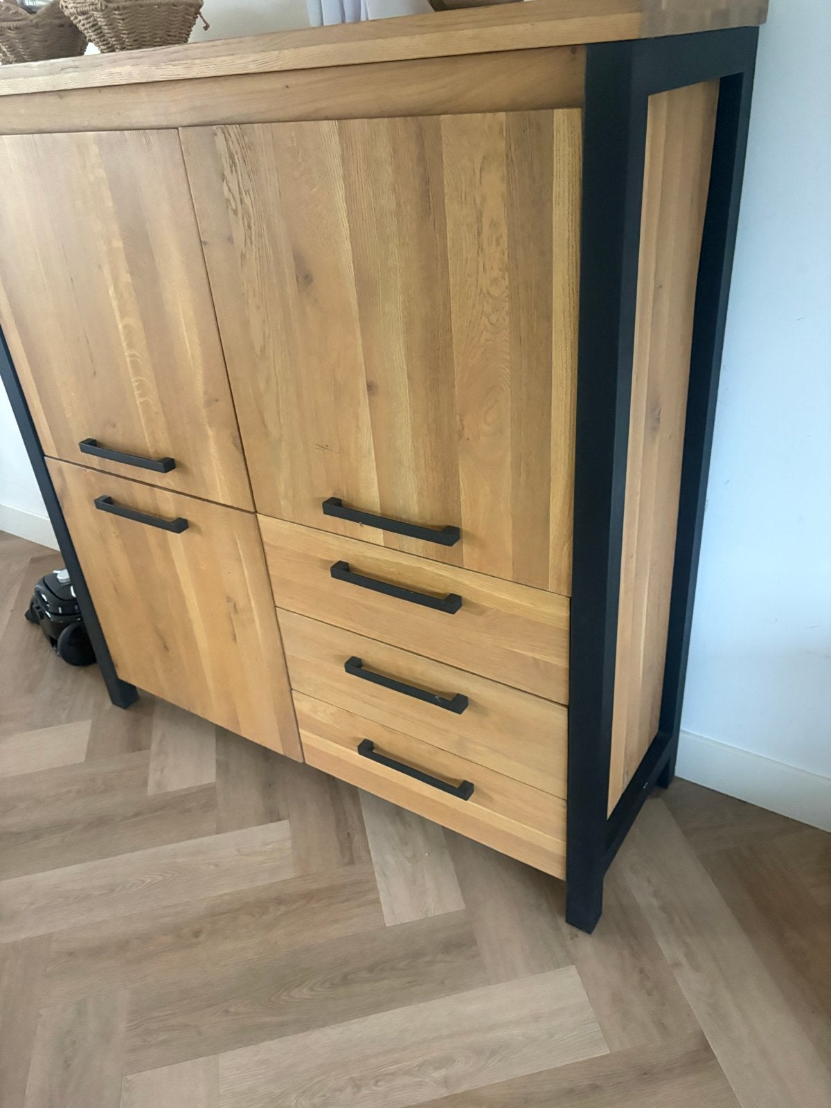 mooie mango hout kast met zwart metalen frame en lades, Ophalen of Verzenden, Gebruikt