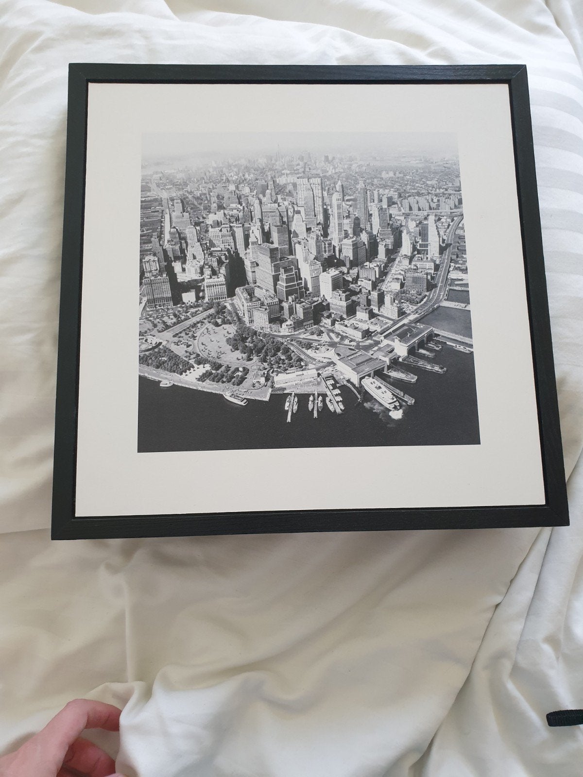 Ingelijste zwart-wit foto van New York skyline, Antiek en Kunst, Kunst | Tekeningen en Foto's, Ophalen