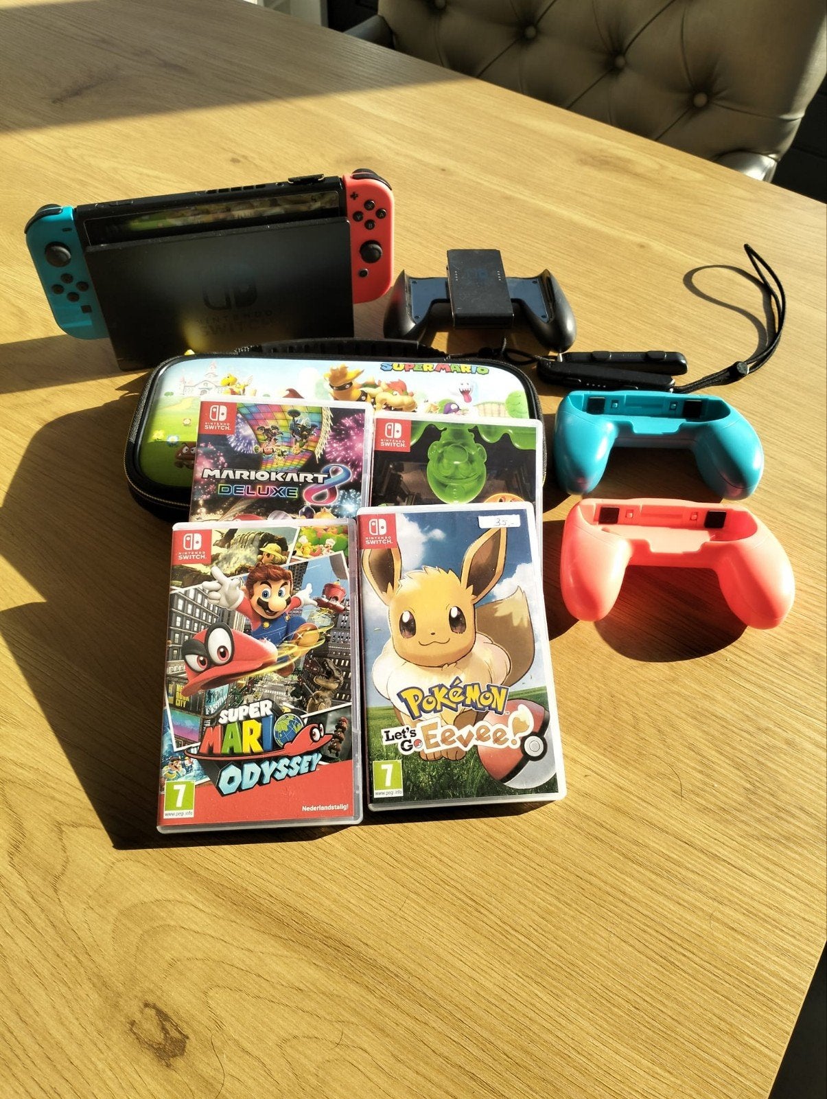 Nintendo Switch compleet met 4 spellen, Ophalen of Verzenden, Switch Original, Met 3 controllers of meer, Gebruikt