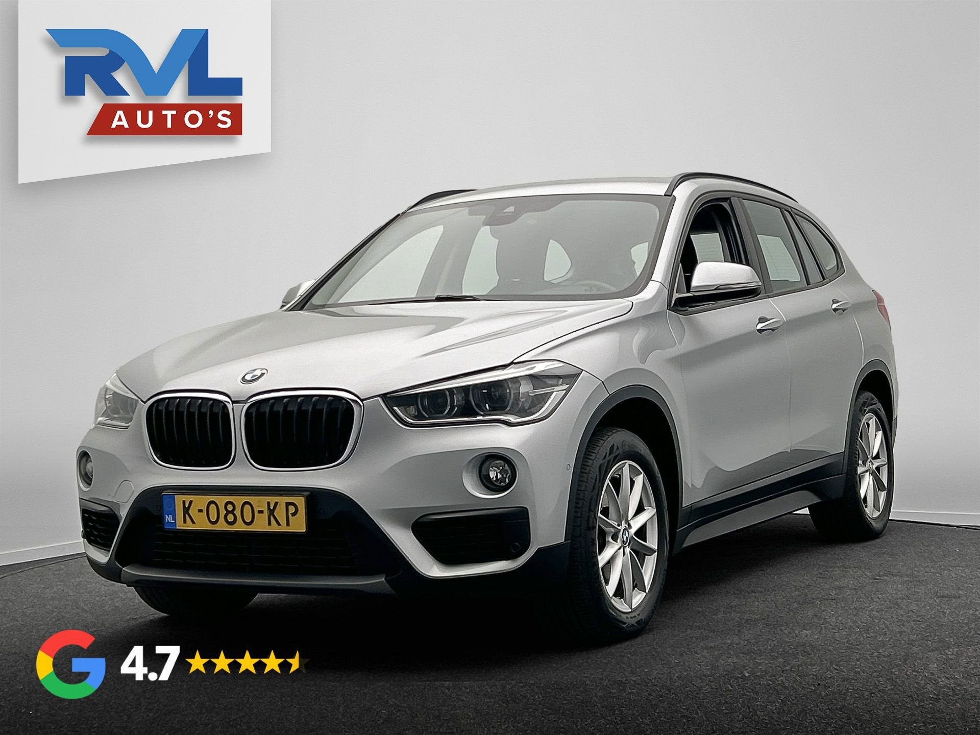 BMW X1 SDrive18i High Executive | Trekhaak | Navigatie | PDC, Auto's, Gebruikt, 3 cilinders, 1405 kg, 1499 cc