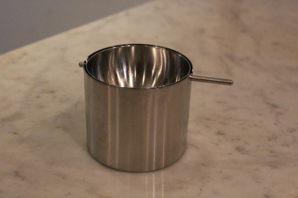 Stelton AJ Cylinda Line RVS Asbak Design by Arne Jacobsen, Ophalen