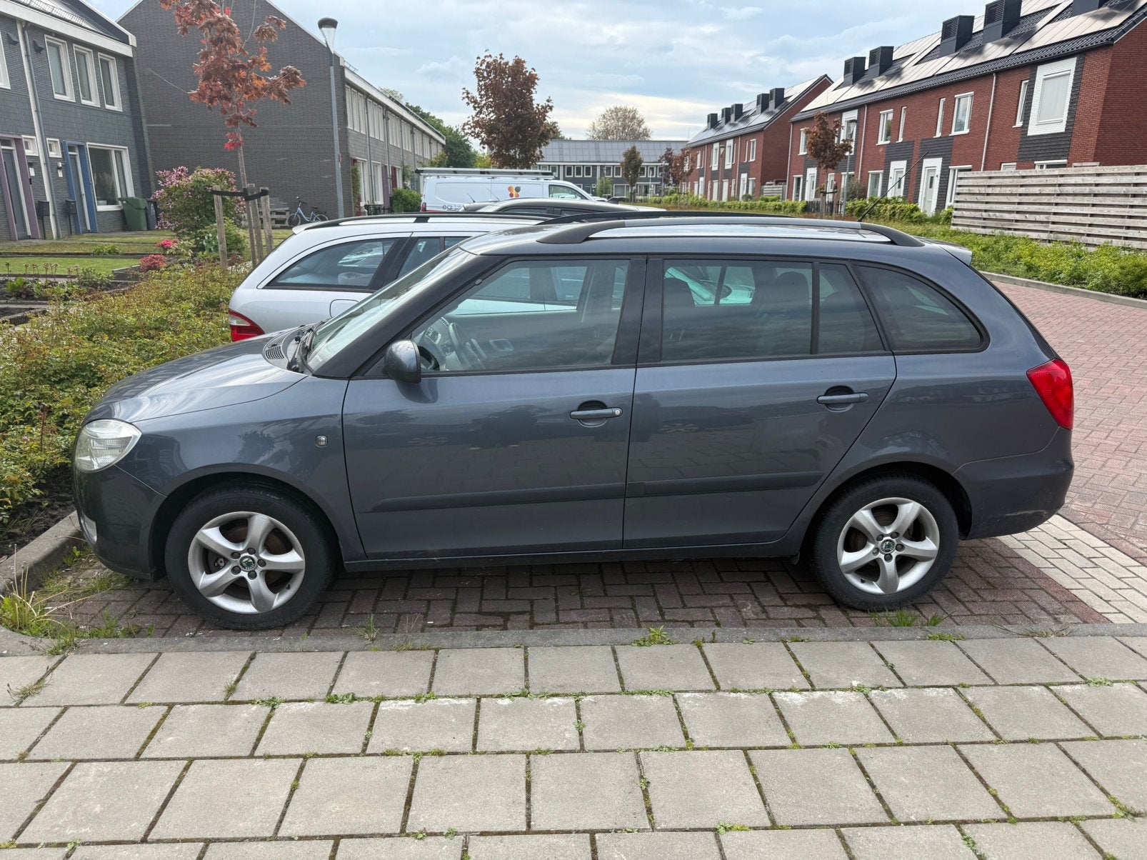 Skoda Fabia 1.4 16V 63KW Combi 2009 Grijs airco, Voorwielaandrijving, 40 €/maand, 4 cilinders, Origineel Nederlands