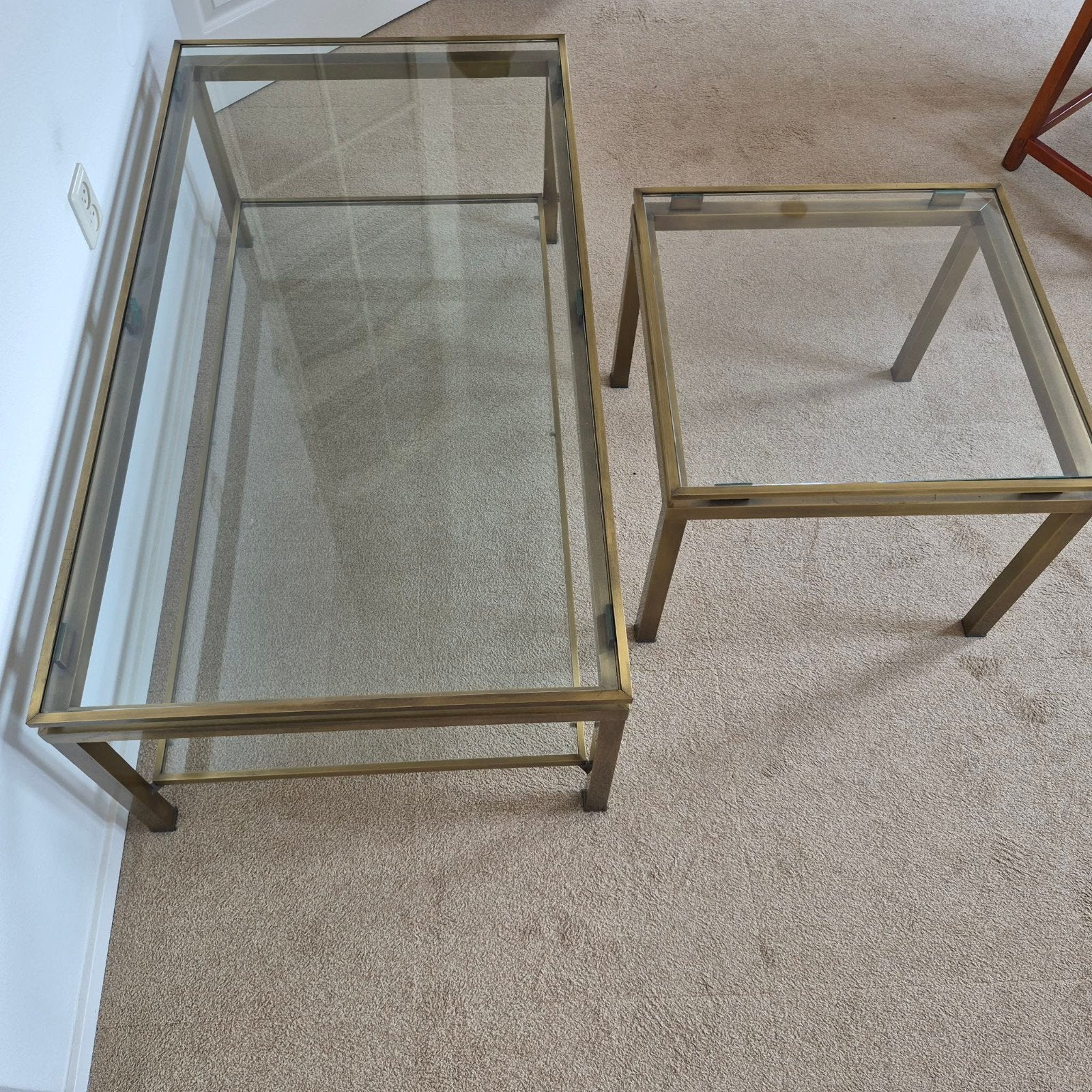 Set van 2 glazen salontafels met messing frame, Ophalen, Gebruikt, 100 tot 150 cm, 50 tot 100 cm