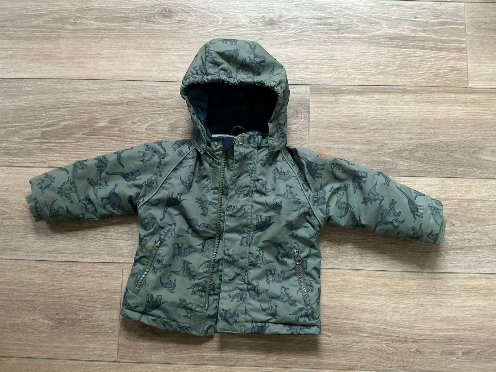 Stoere winterjas met dinoprint, Ophalen of Verzenden, Zo goed als nieuw, Jongetje, Jasje