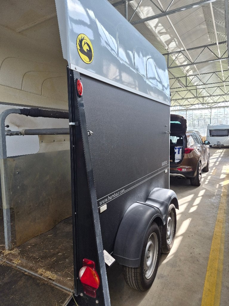 Humbaur Rapid Poly 2000KG paardentrailer –, Dieren en Toebehoren, Paarden en Pony's | Trailers en Aanhangwagens, Ophalen, Gebruikt