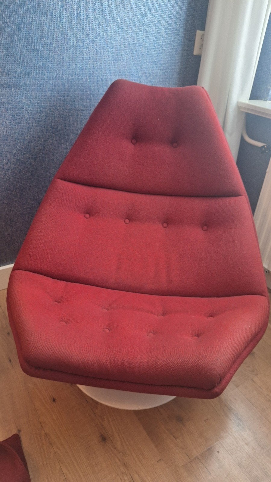 Artifort stoel met draaivoet - Comfortabel en stijlvol, Ophalen, Gebruikt, Rood, Eén