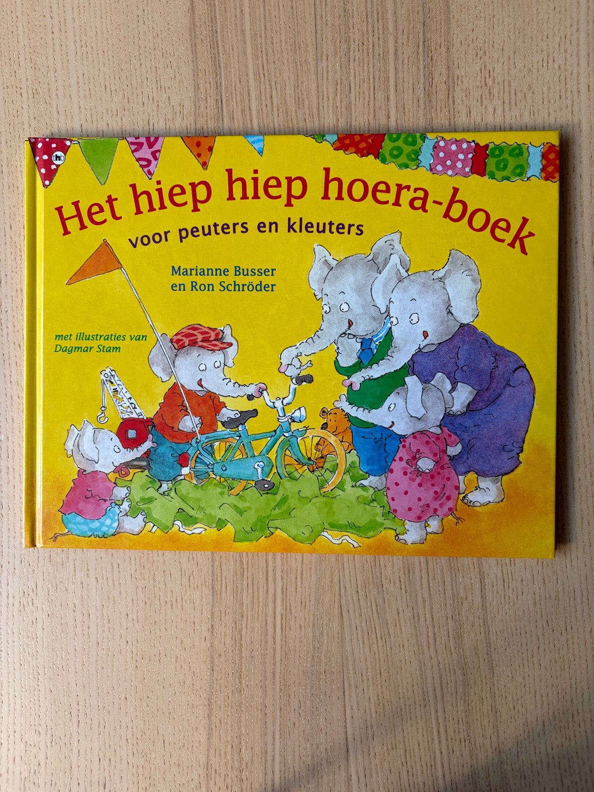 Het Hiep Hiep Hoera-boek voor peuters en kleuters, Boeken, Ophalen of Verzenden, Zo goed als nieuw, 2 tot 3 jaar