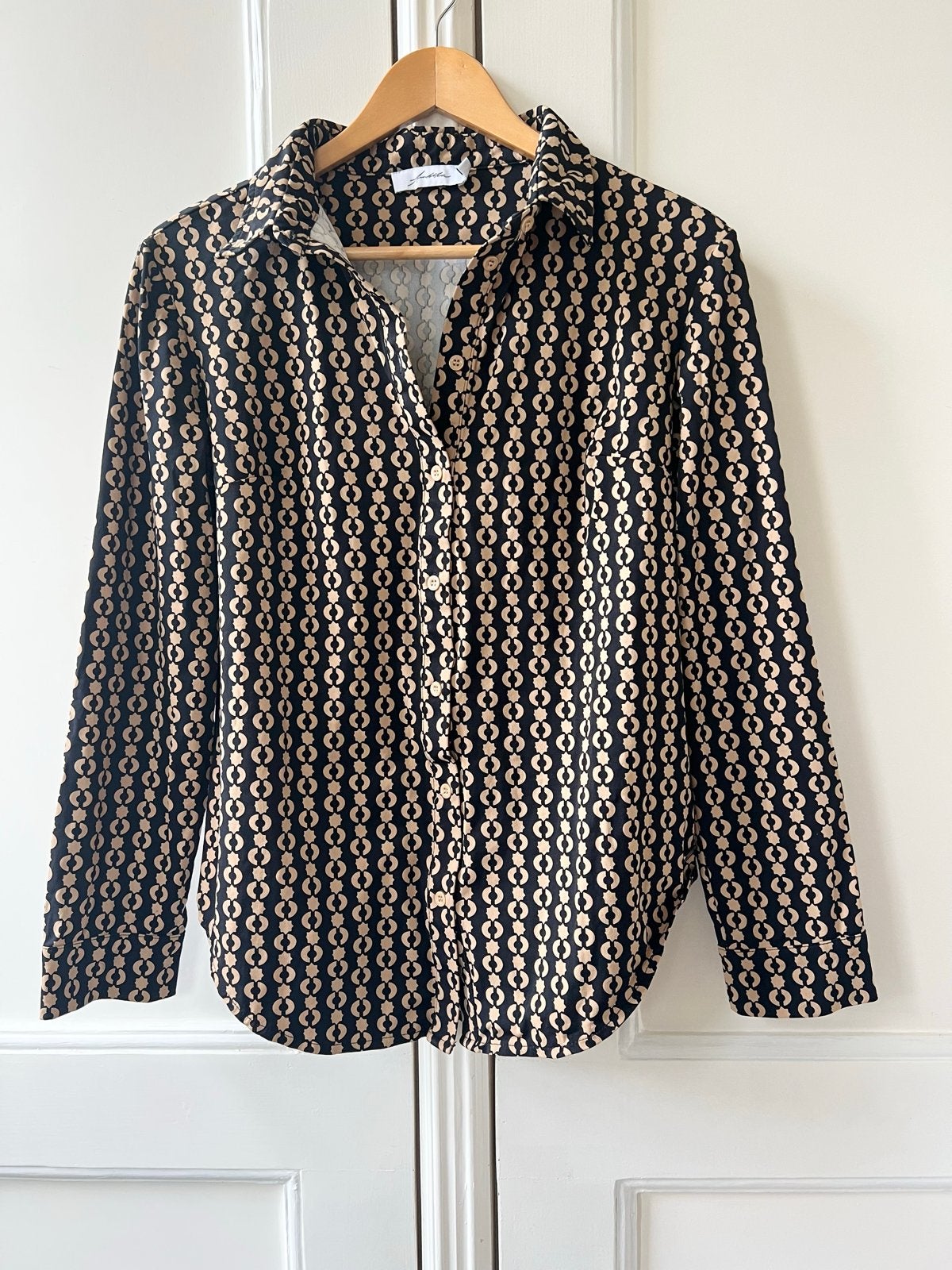Ambika Blouse met print zwart/beige, maat L, Kleding | Dames, Ophalen of Verzenden, Zo goed als nieuw, Maat 42/44 (L), Zwart