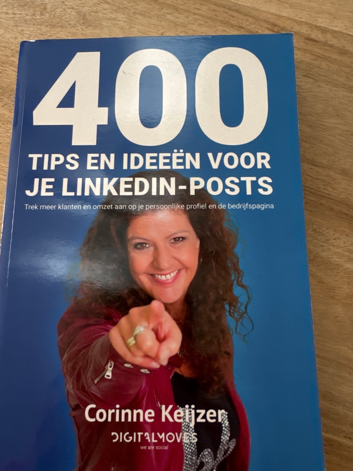 400 Tips en Ideeën voor je LinkedIn-posts - Corinne Keijzer, Ophalen of Verzenden, Zo goed als nieuw