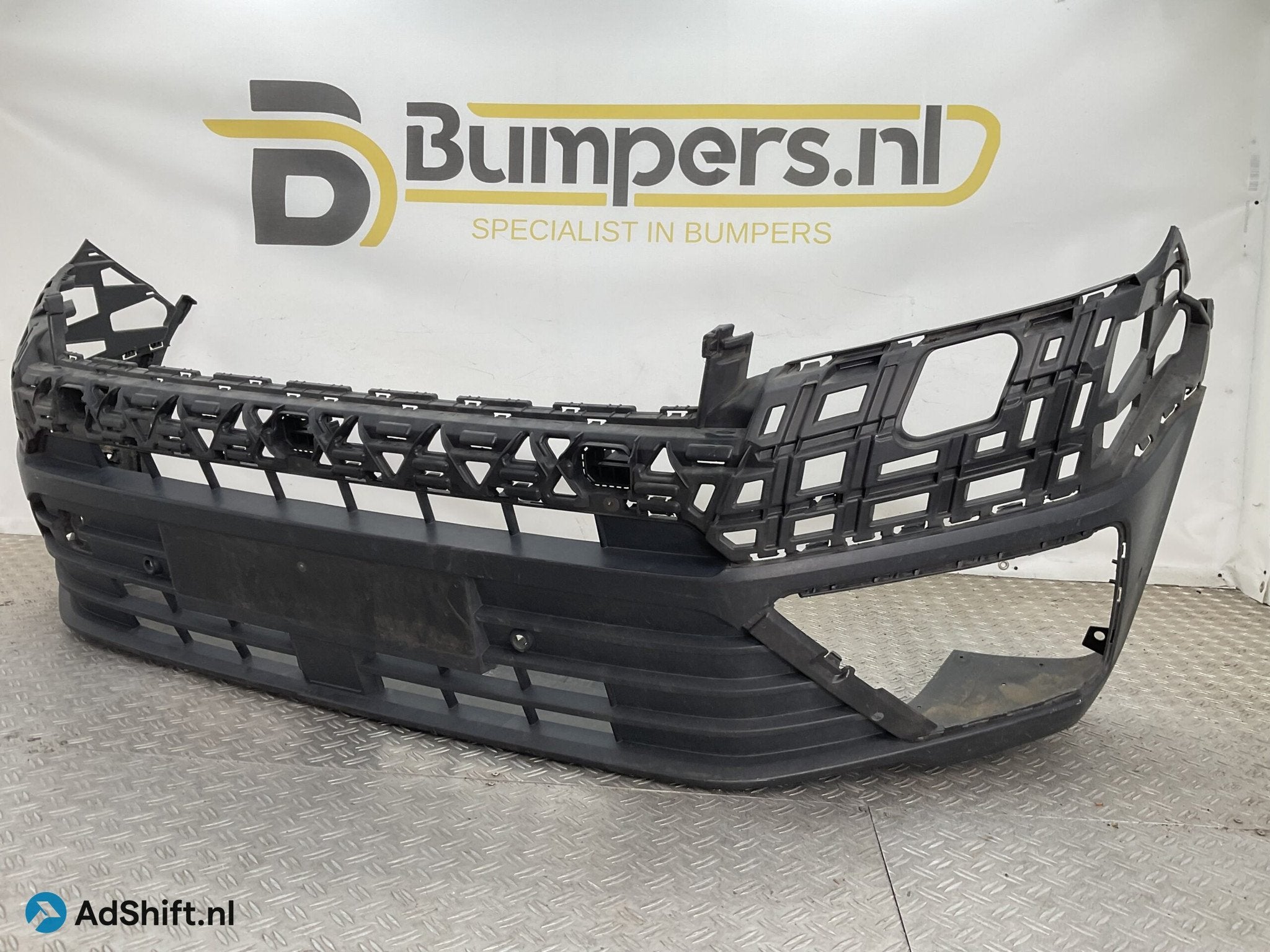 Bumper Volkswagen Crafter 7C0 17-22 7C0807221A Voorbumper G5, Bumper
