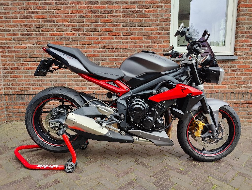 Triumph Street Triple R (2016) – Slechts 9.933 km!, Motoren, 675 cc, LED Verlichting, Motorrijbewijs A, Gebruikt