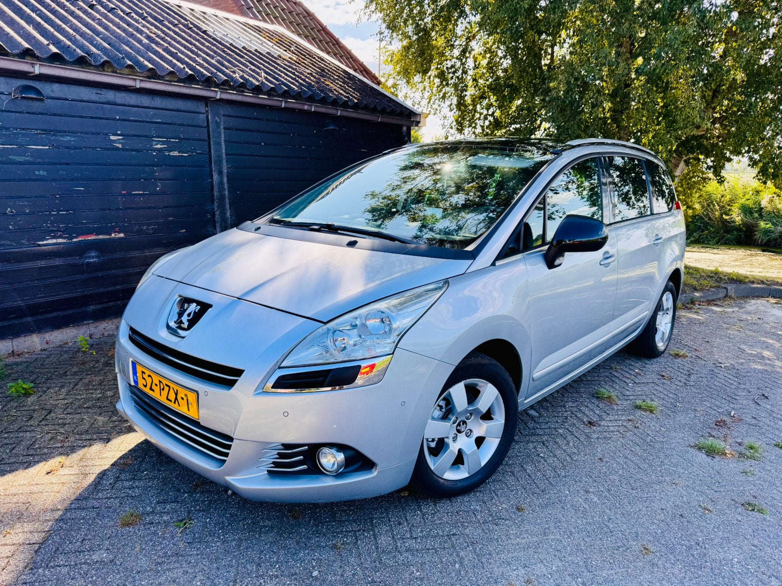 Peugeot 5008 GT 1.6 THP 7PL 2011 GROOT ONDERHOUD GEHAD, Voorwielaandrijving, Handgeschakeld, Particulier, 84 €/maand