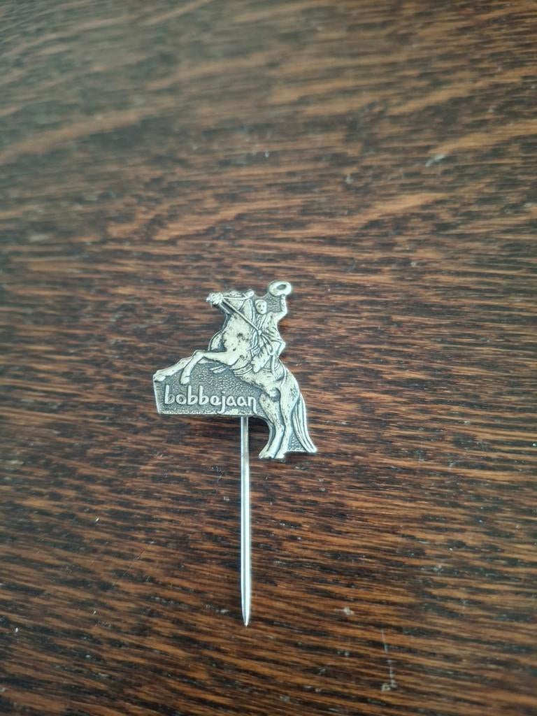 Vintage Bobbejaan Schoepen Speldje - Cowboy op Paard, Verzamelen, Speldjes, Pins en Buttons, Ophalen of Verzenden, Gebruikt, Figuurtje