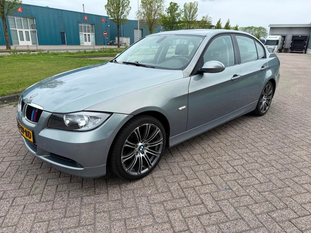 BMW 3-serie 320i, Auto's, Startonderbreker, Achterwielaandrijving, 1295 kg, 4 cilinders