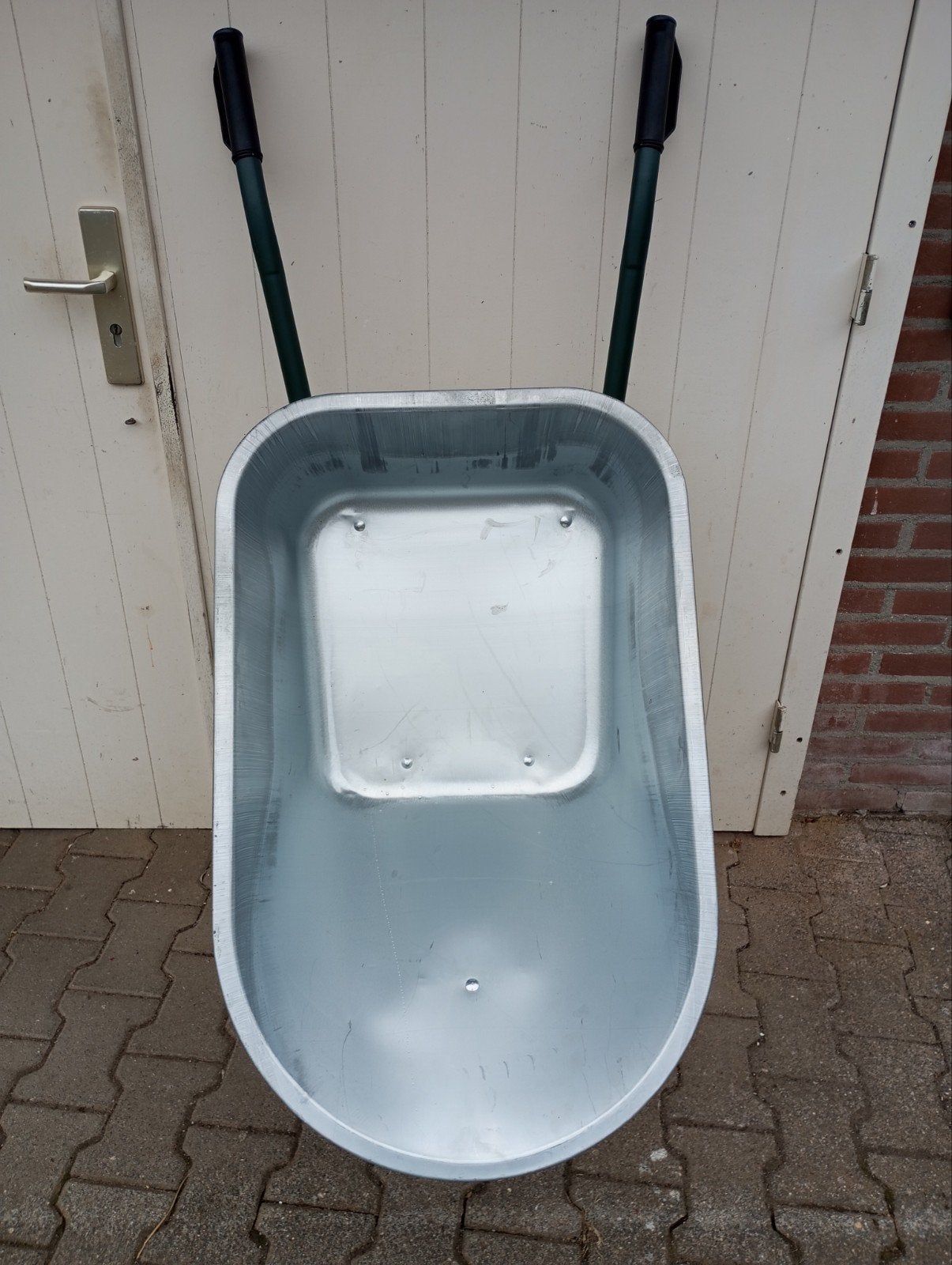 Nieuwe Kruiwagen met stalen bak, Eenwielig, Nieuw, Handmatig, Ophalen
