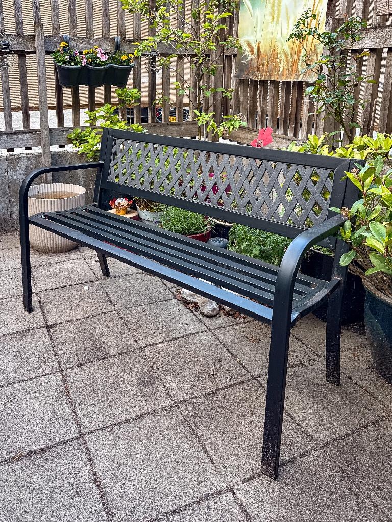 Stevig zwart stalen tuinbankje, Tuin en Terras, Tuinbanken, Gebruikt, Metaal, Ophalen of Verzenden