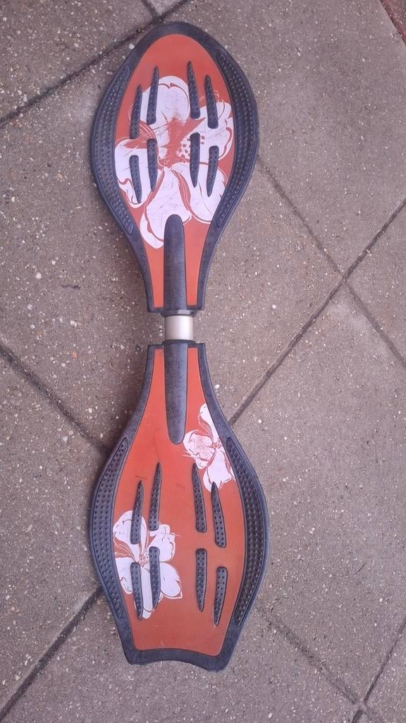 Waveboard - Oranje met bloemenpatroon, Sport en Fitness, Skateboarden, Gebruikt, Waveboard, Ophalen