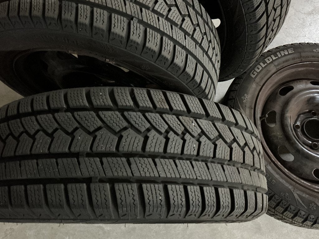 Winterbanden set van 4 op stalen velgen, Ophalen, Gebruikt, 15 inch, Banden en Velgen
