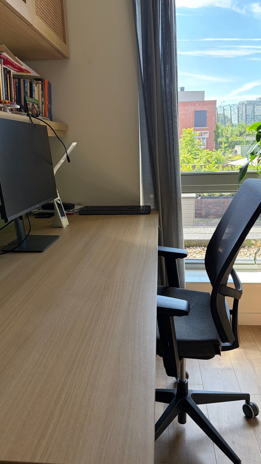 Custom made high quality electric desk, Huis en Inrichting, Bureaus, Ophalen, Zo goed als nieuw