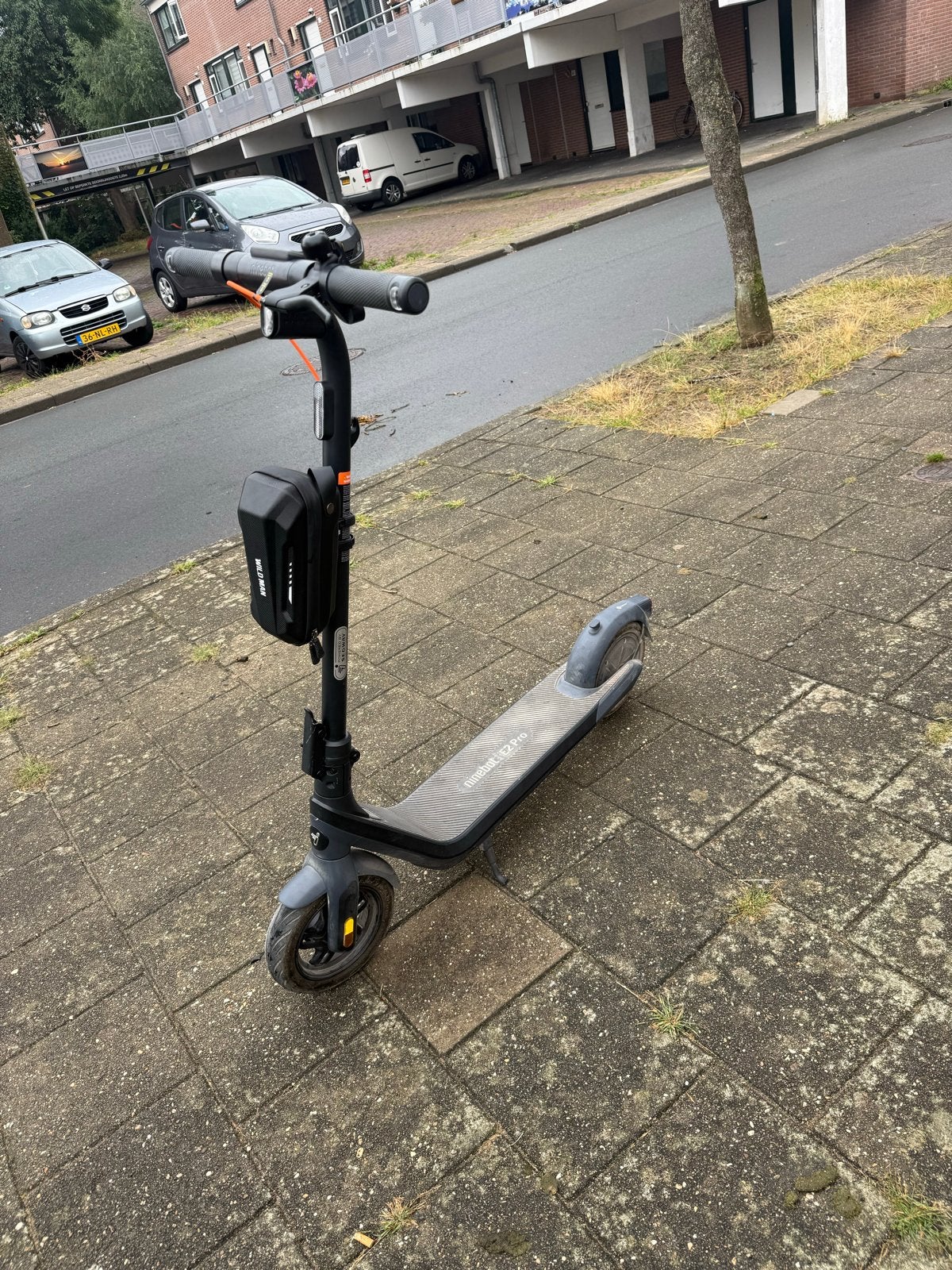 Ninebot E2 Pro elektrische step - Zo goed als nieuw, Fietsen en Brommers, Steps, Ophalen, Zo goed als nieuw, Elektrische step (E-scooter)