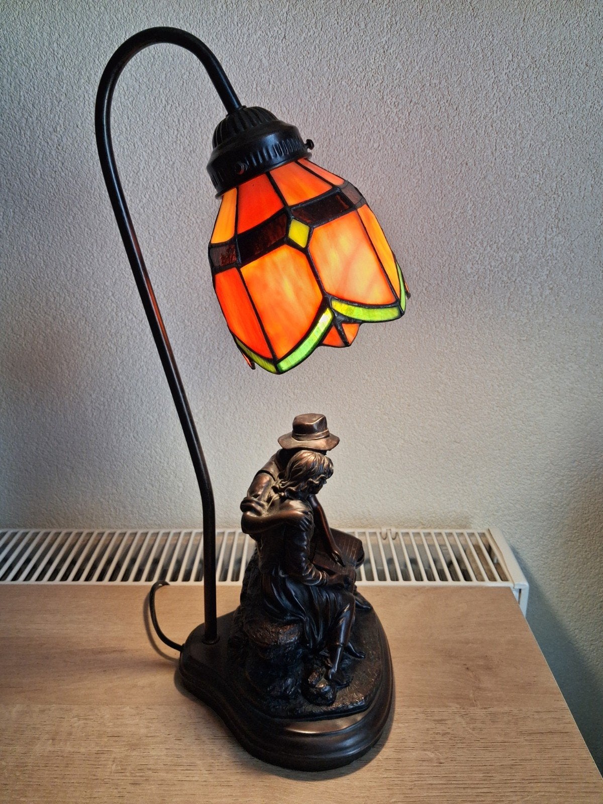 Prachtige Tiffany lamp met beeld, Oranje, Ophalen of Verzenden, Glas, 46 cm