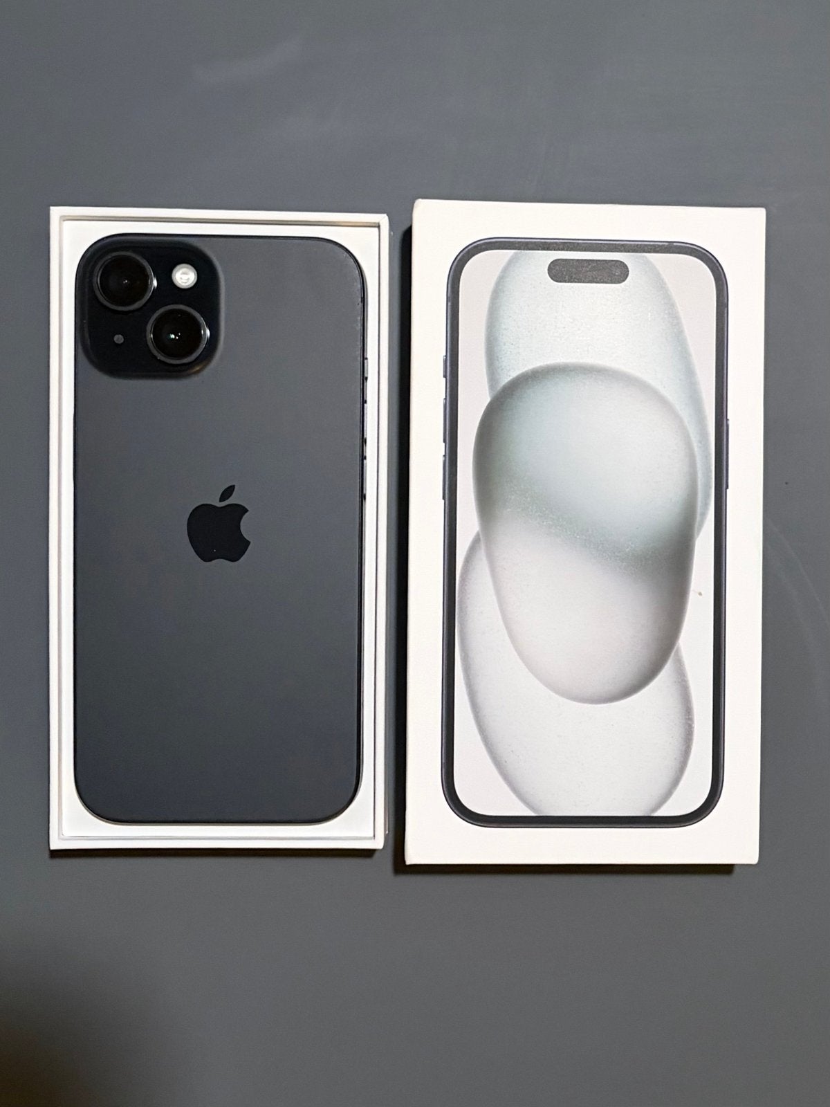 iPhone 15 128 GB Zwart - Zo goed als nieuw, 128 GB, IPhone 15, Zwart, 88 %