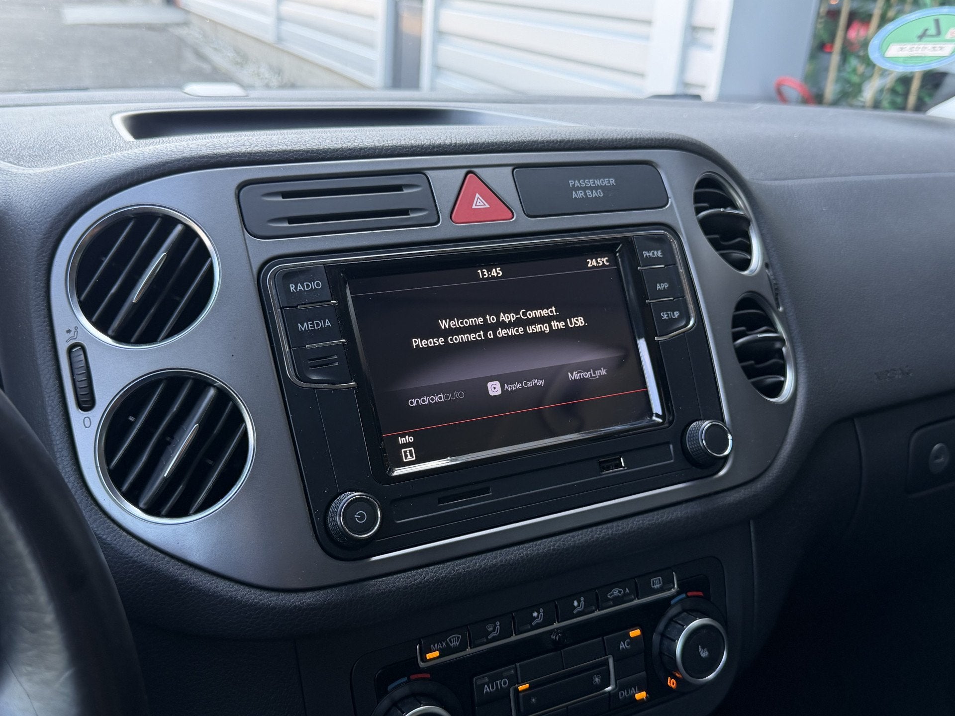 Volkswagen Tiguan 1.4 TSI Sport&Style Clima|Cruis|Carplay Zw, Auto's, Euro 5, 4 cilinders, 150 pk, Zwart
