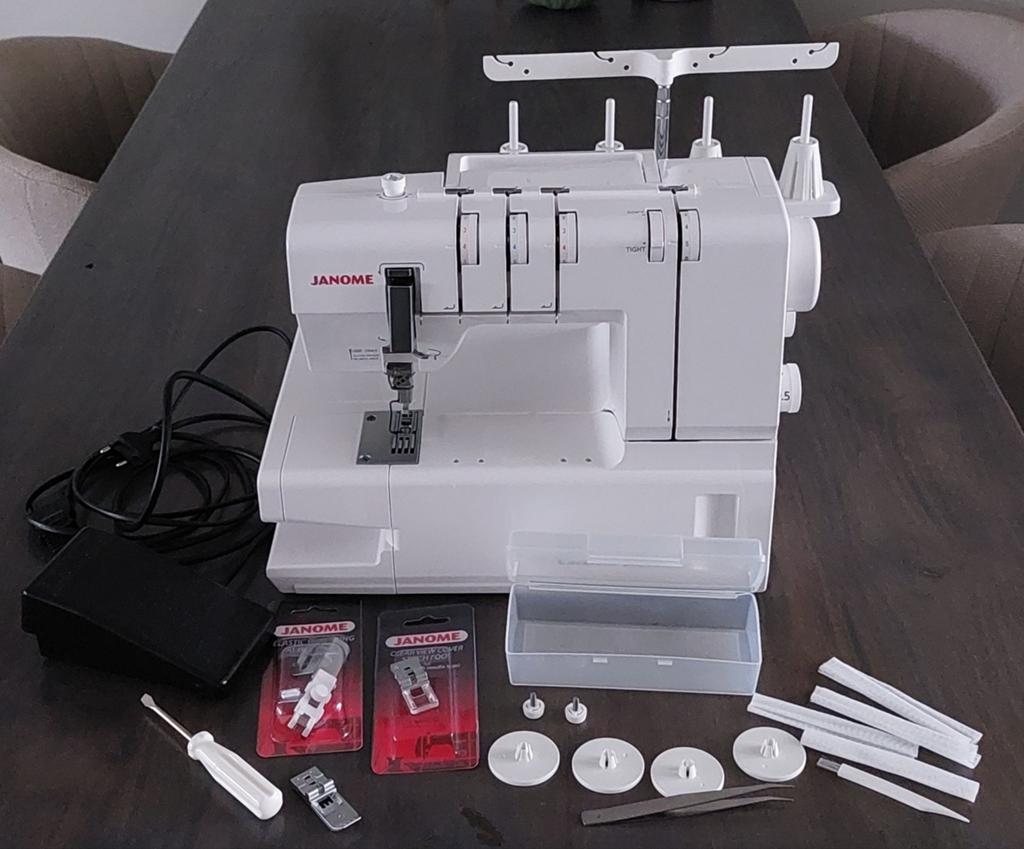 JANOME COVER PRO 2000 CPX, Hobby en Vrije tijd, Naaimachines en Toebehoren, Ophalen of Verzenden, Lockmachine, Overige merken