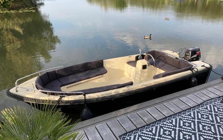 Lamaris Sloep 430 met Suzuki 15PK buitenboordmotor, Watersport en Boten, Sloepen, Ophalen, Consoleboot, Gebruikt, 15 pk