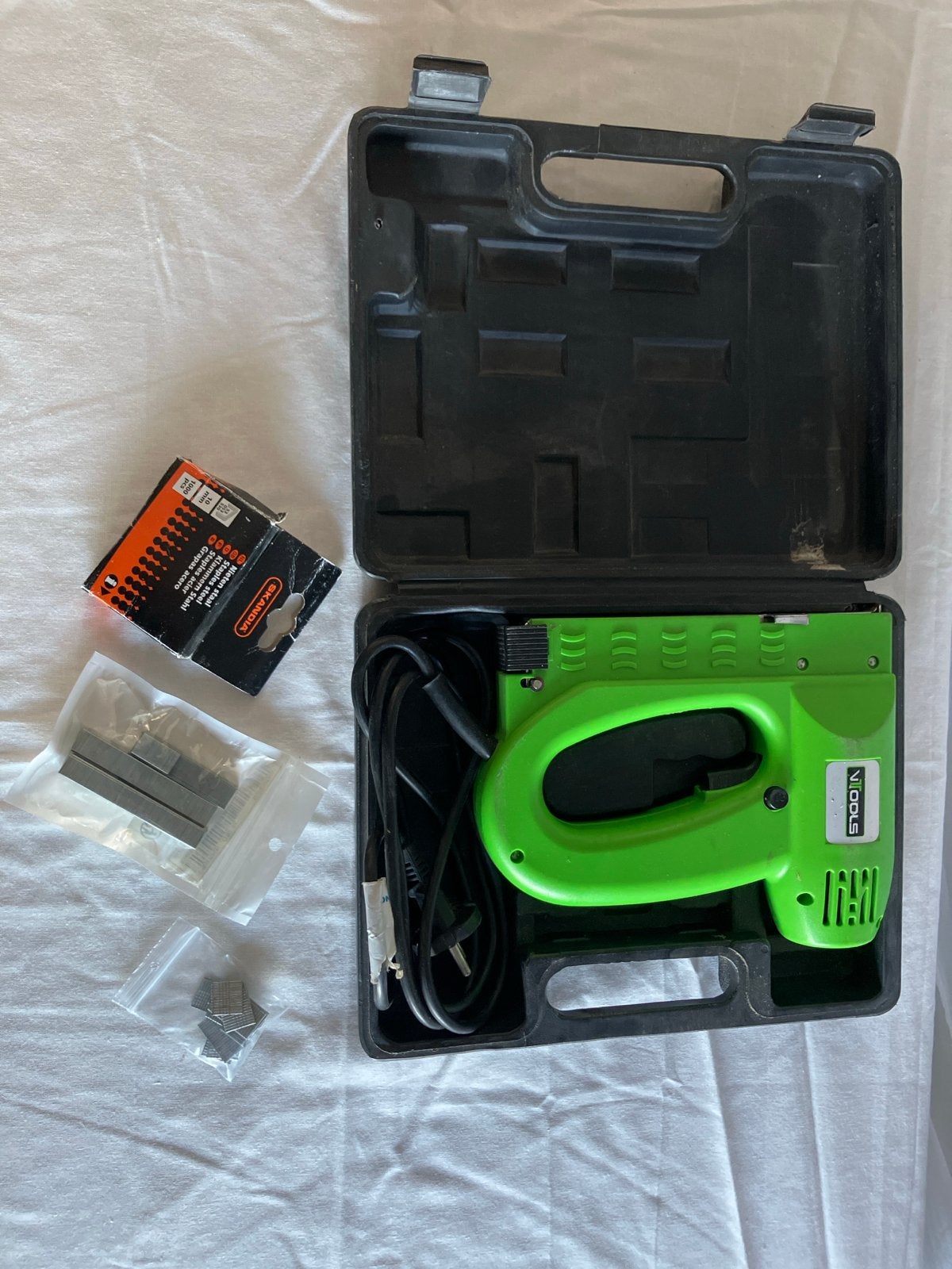 VTools Nietpistool - Elektrisch tacker met nietjes, Ophalen of Verzenden, Zo goed als nieuw