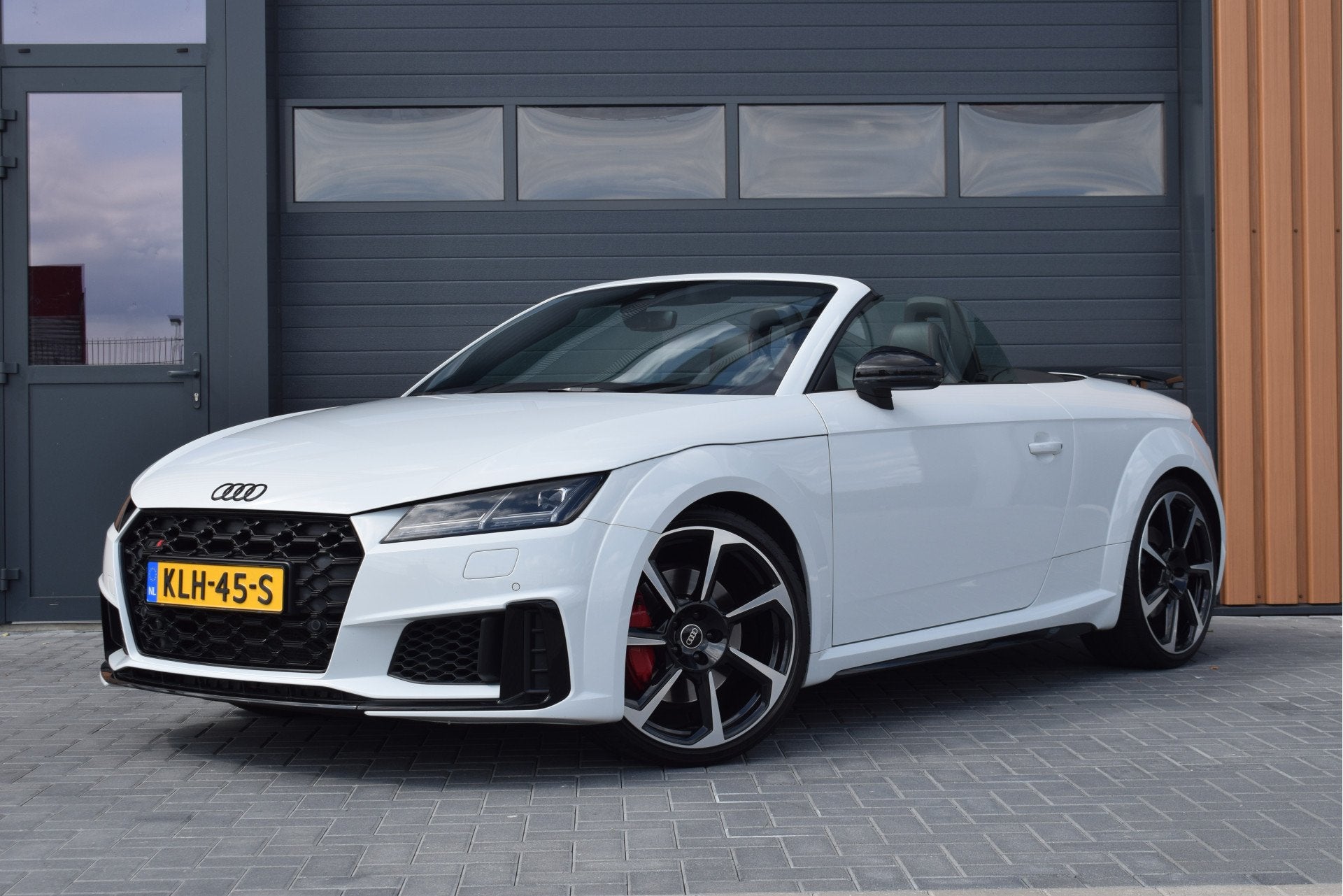 Audi TT TTS Roadster 2.0 TFSI Quattro Competition | RS stoel, Auto's, Audi, Automaat, TT, Gebruikt, 4 cilinders