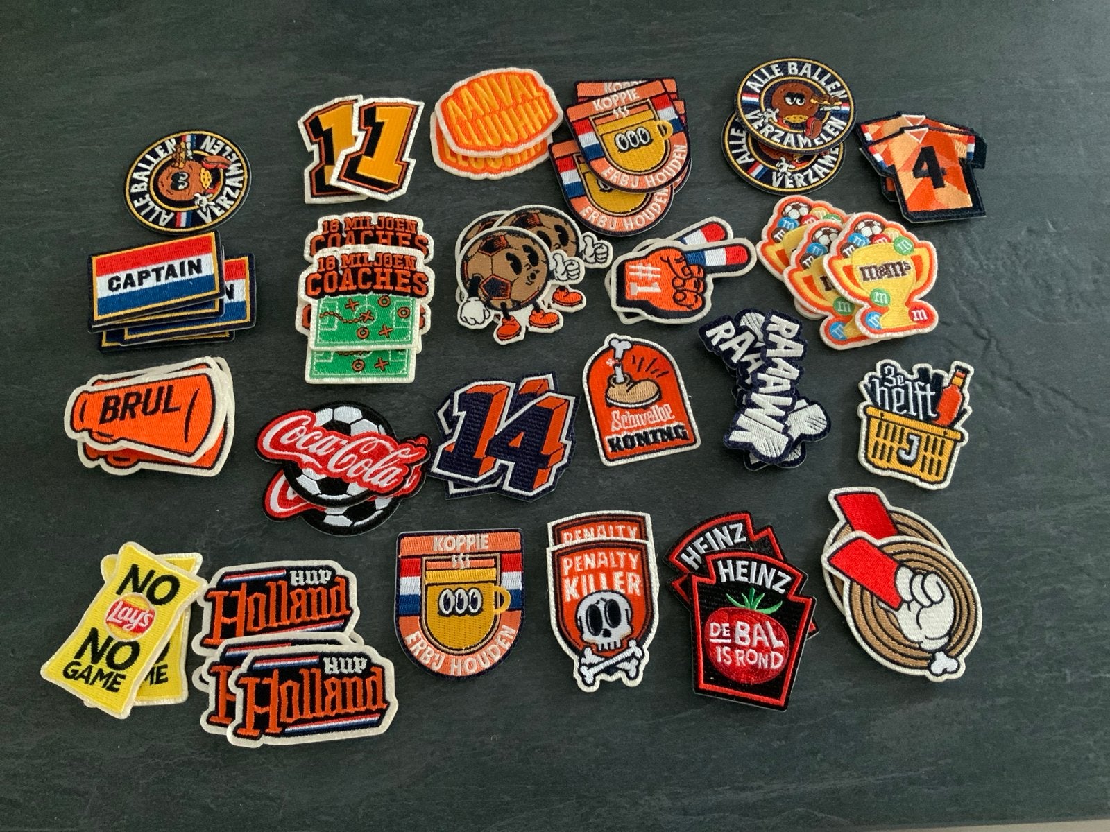 Grote collectie strijkpatches / emblemen - voetbal en meer, Ophalen of Verzenden, Zo goed als nieuw