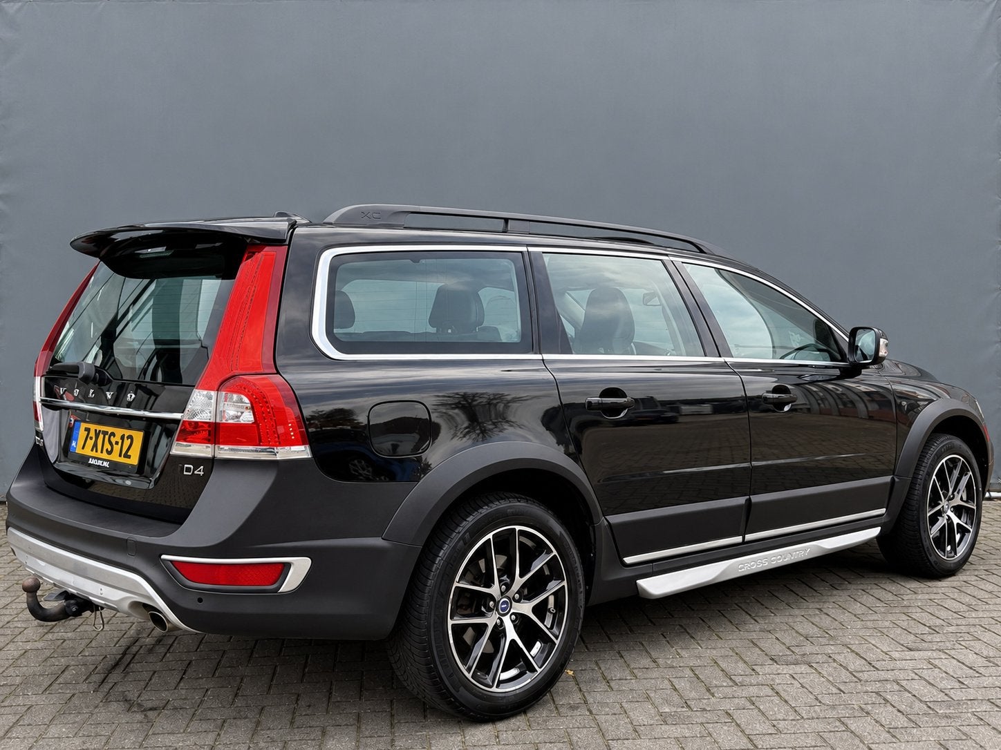 Volvo XC70 BWJ 2014 2.0 D4 FWD STAGE 2 258 PK Summum AUTOMAA, Auto's, 1655 kg, XC70, Zwart, Leder