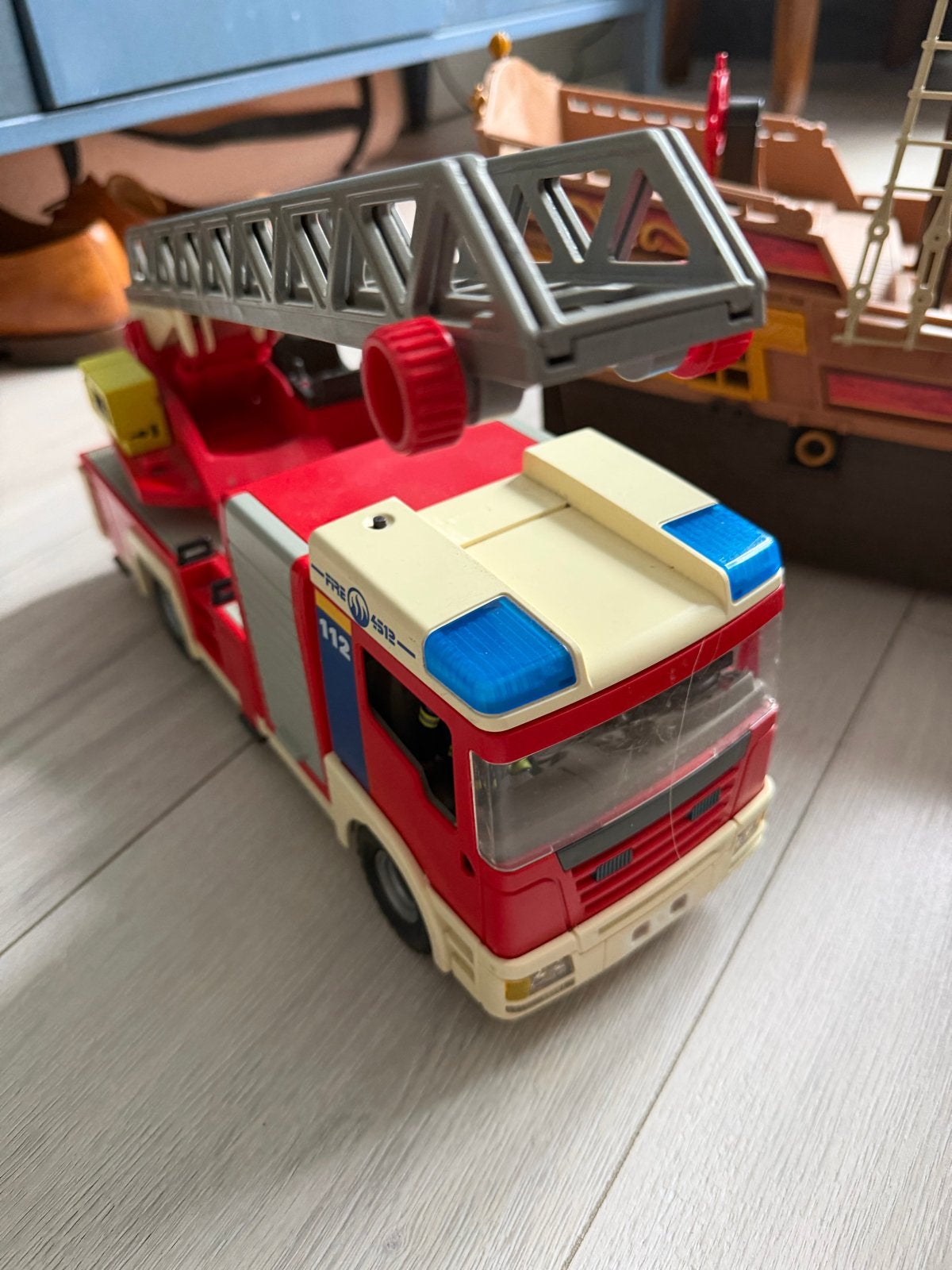 Playmobil Brandweerauto met uitschuifladder en poppetje, Ophalen of Verzenden, Gebruikt