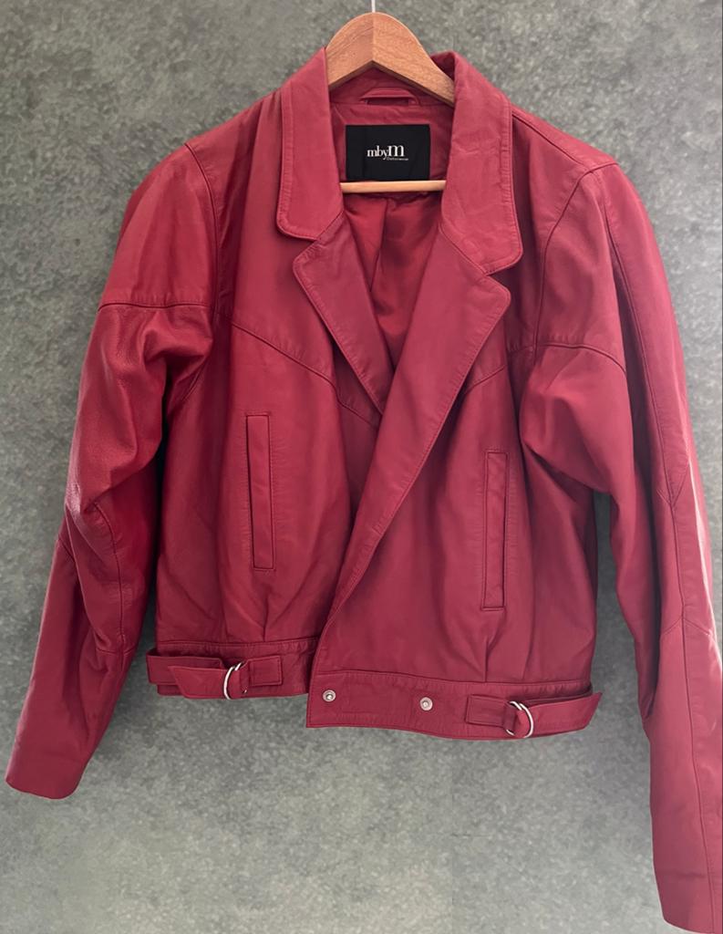 Stijlvol rood leren jack van mbyM, Ophalen of Verzenden, Zo goed als nieuw, Maat 38/40 (M), Rood