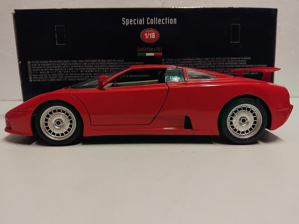 Bugatti EB110 Spoiler  rood Bburago metal 1:18 KRD, Hobby en Vrije tijd, Modelauto's | 1:18, Ophalen of Verzenden, Zo goed als nieuw