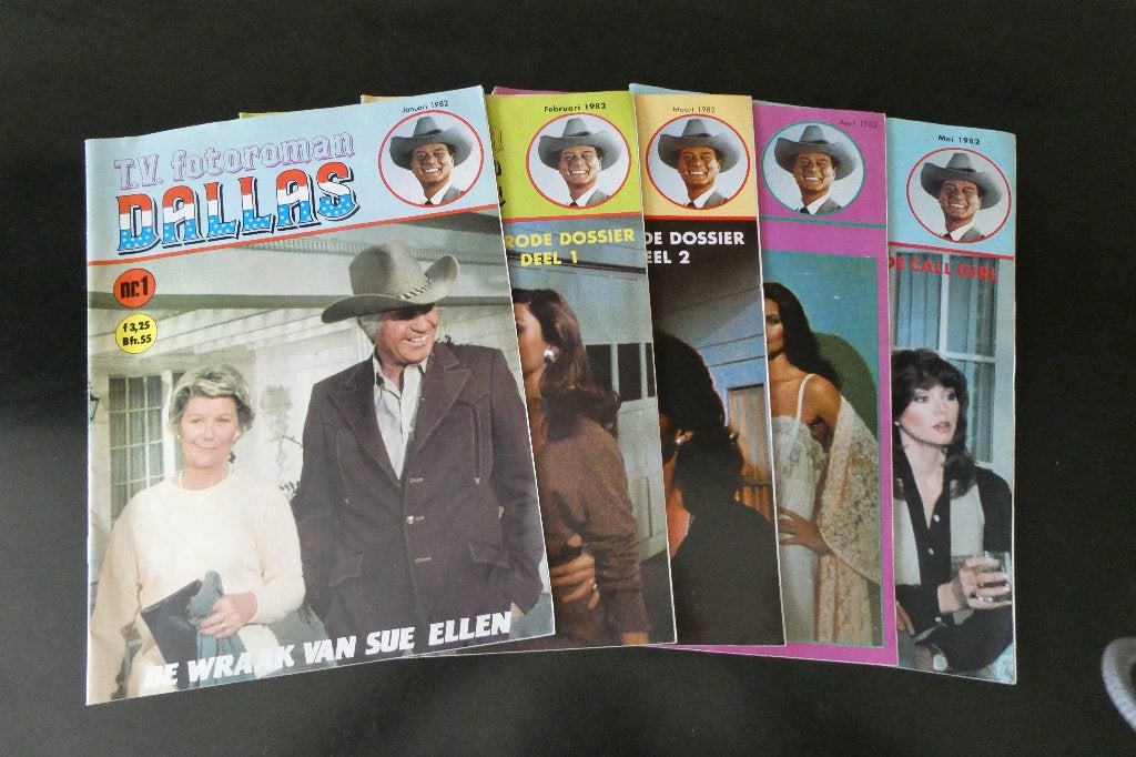 Dallas tijdschriften en spellen familie Ewing, Ophalen, Zo goed als nieuw, Tv, Overige typen