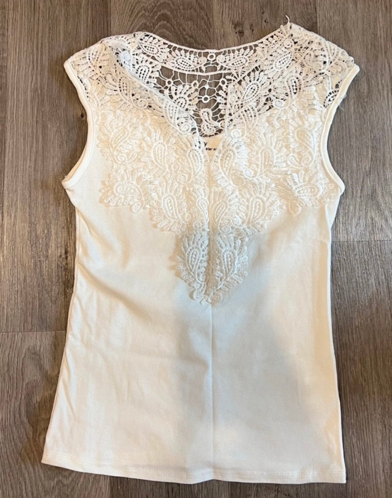 Witte top met kanten bovenkant, Kleding | Dames, Tops, Wit, Ophalen of Verzenden, Zo goed als nieuw, Maat 36 (S)