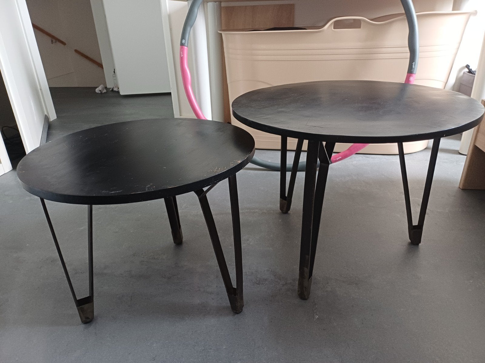Leuke stevige bijzettafel met stalen onderwerk., Ophalen, Gebruikt, Rond, Minder dan 55 cm