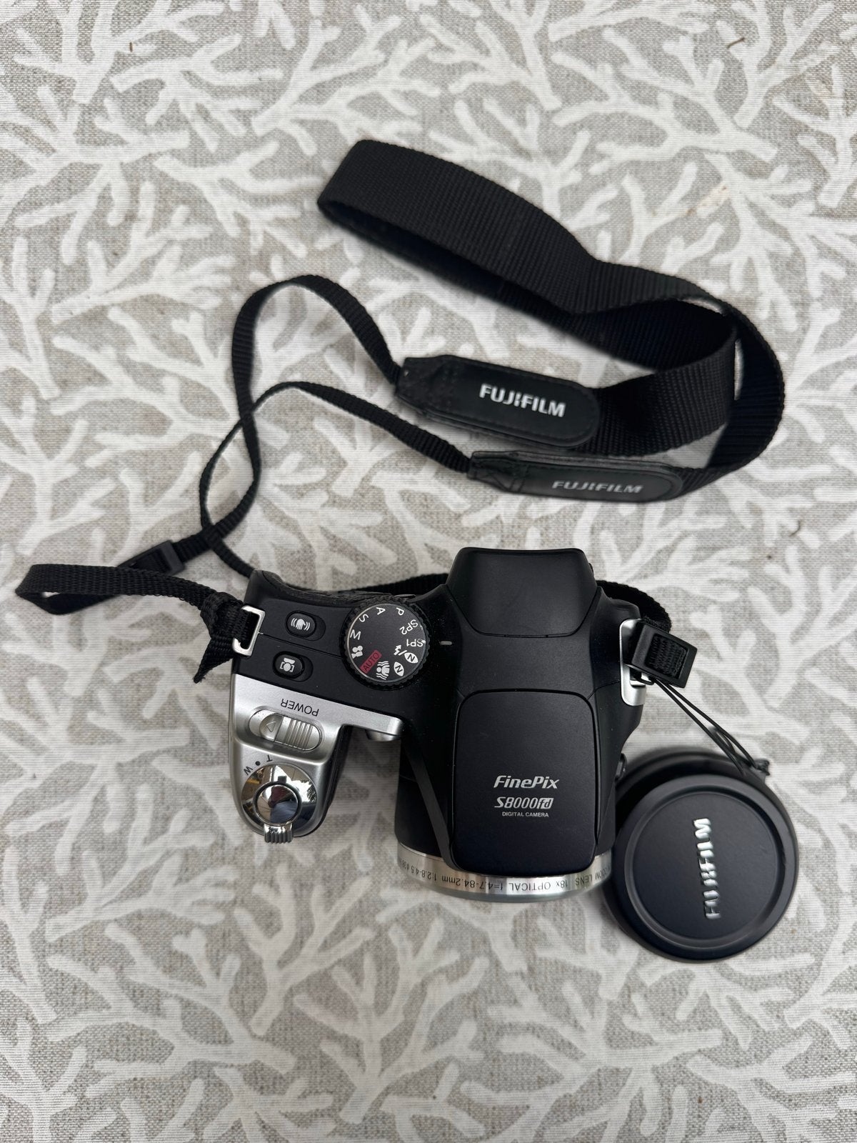 FujiFilm FinePix S8000fd Bridgecamera - 8.0 MP, 18x Zoom, Audio, Tv en Foto, Fotocamera's Digitaal, Cameratas, Gebruikt, Beeldstabilisatie